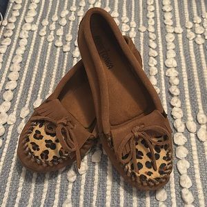Minnetonka Moccasins | Leopard print moccasins | Moccasins Size 7